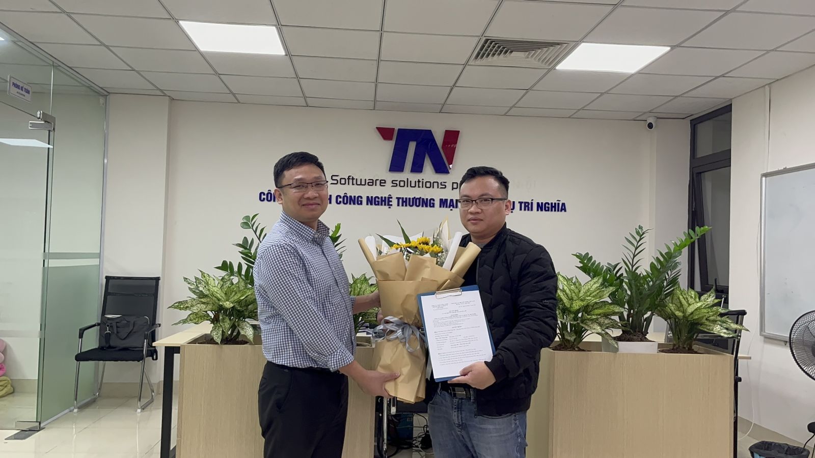 Lễ Công bố và trao quyết định Bổ nhiệm Ông Trần Nông Lâm giữ chức vụ Phó Giám đốc – Phụ trách Sản xuất