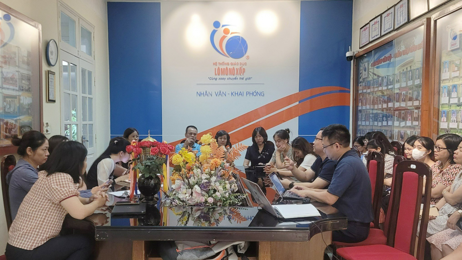 Trí Nghĩa thực hiện chuyển đổi số cho hệ thống giáo dục Lomonoxop Mỹ Đình 